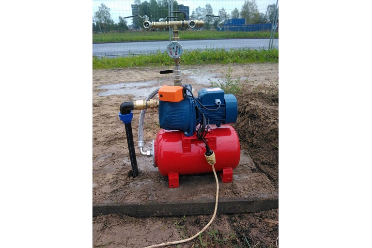 Water pump with check valve