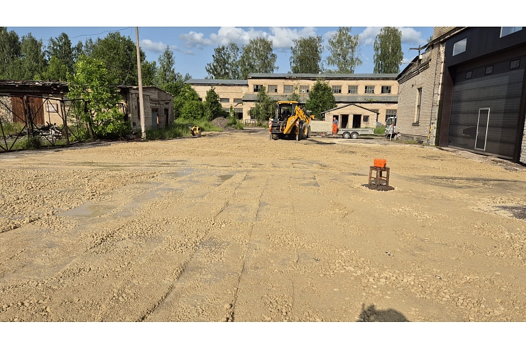 Earthworks before asphalt paving