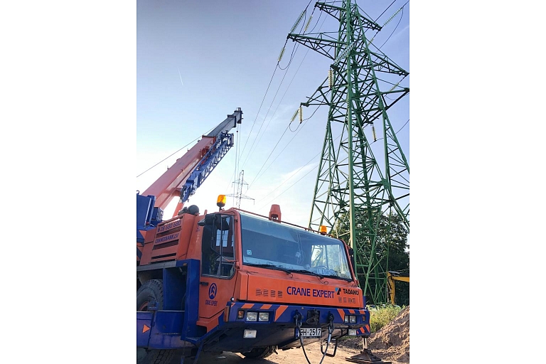 mobile crane