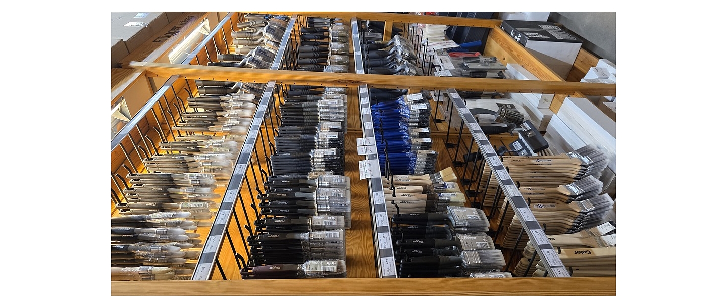 Flugger brush stand in the Profcentrs store