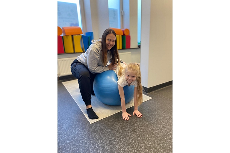 Zanda Eliāna Vaičekone – physiotherapist works with patients of all age groups, for children from 3 months. up to 18 years