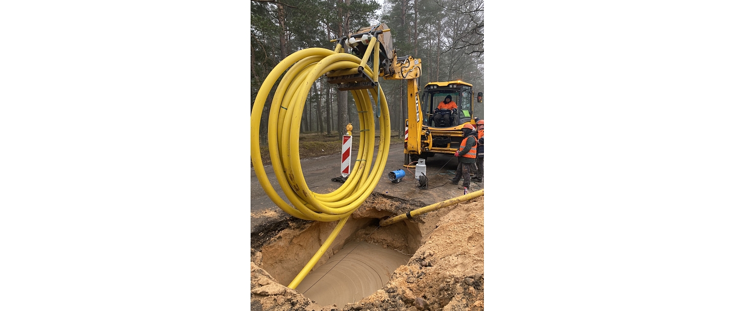 Pipeline and equipment work.