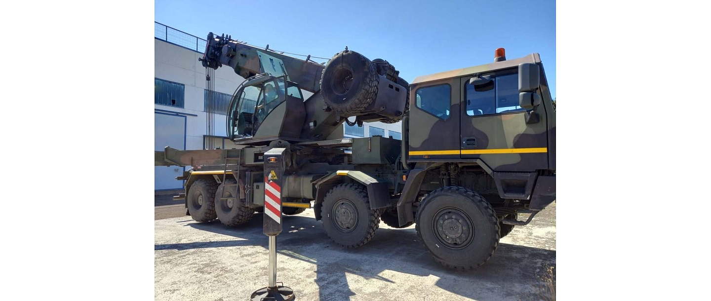 motor cranes