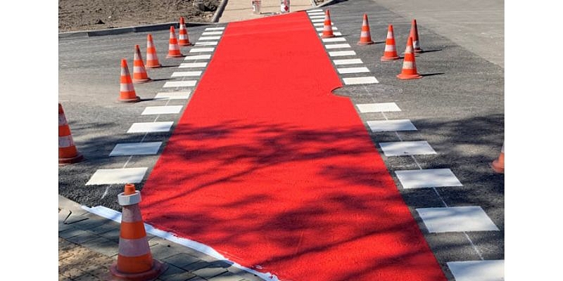 Installation of safety barriers and signal booths