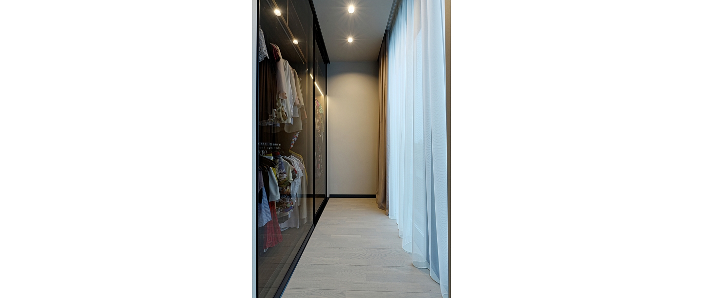 Built-in wardrobes with glass doors