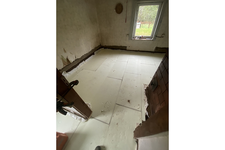 Pilna cikla grīdas izbūve