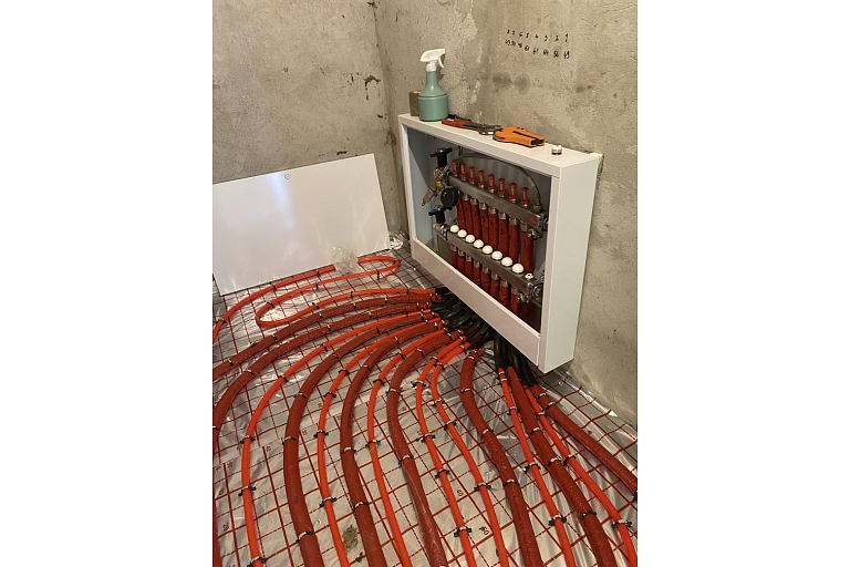 Pilna cikla grīdas izbūve