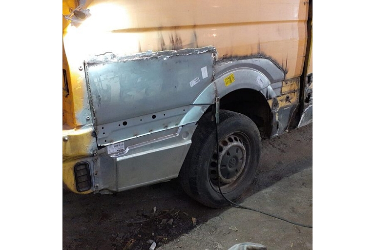 auto virsbūves metināšana