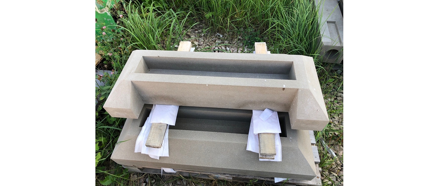 Надгробия и таблички.