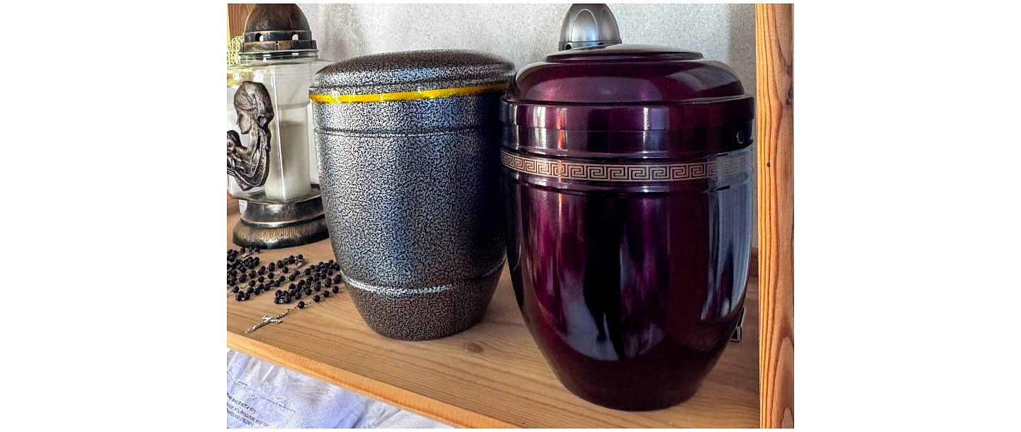 High quality coffins and urns, which ensures a peaceful final farewell