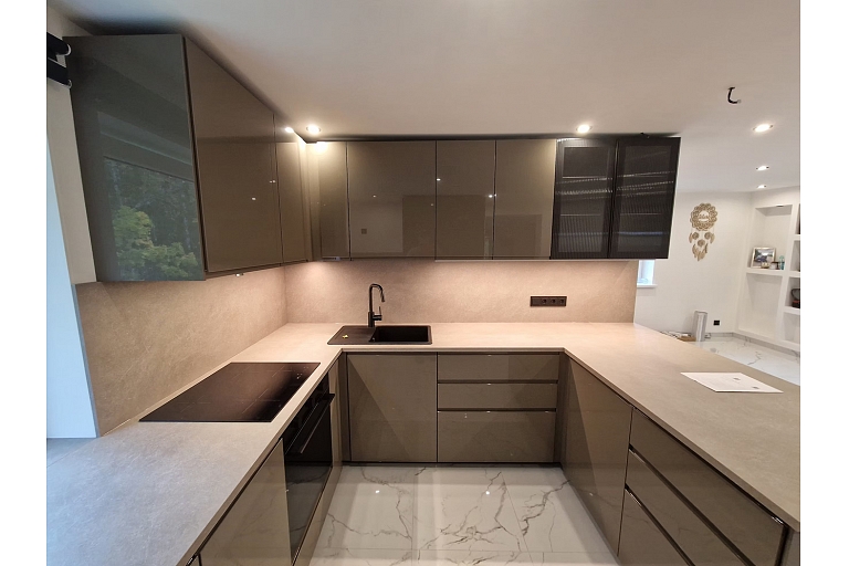 kitchen furniture assembly