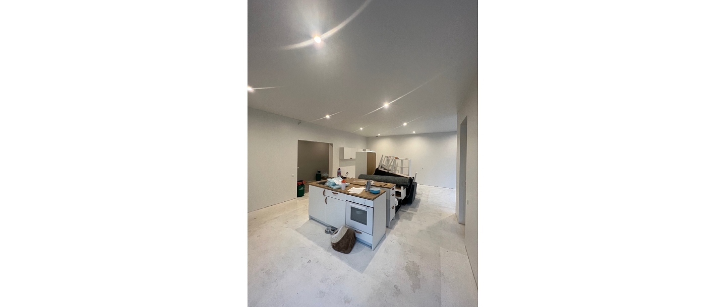 Stretch ceiling mounting