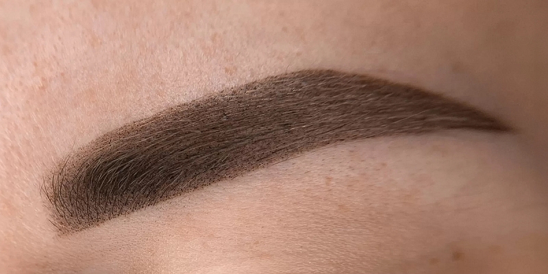 Permanent eyebrow makeup using powder technique