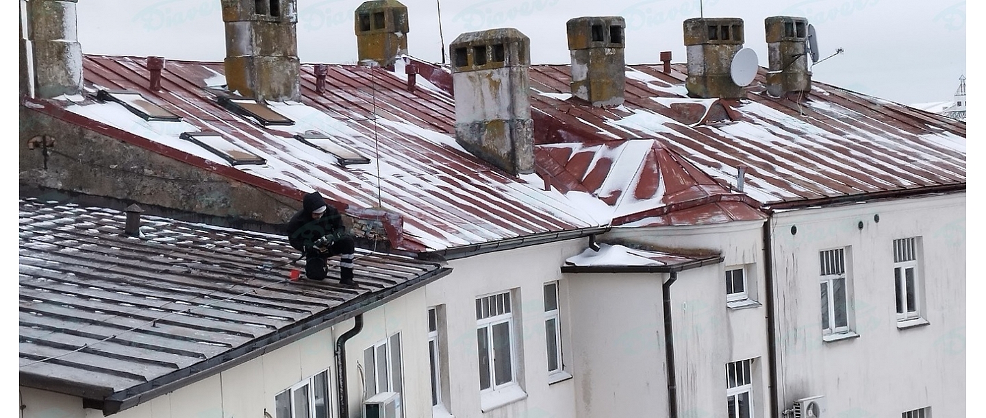 Ремонт крыши зимой