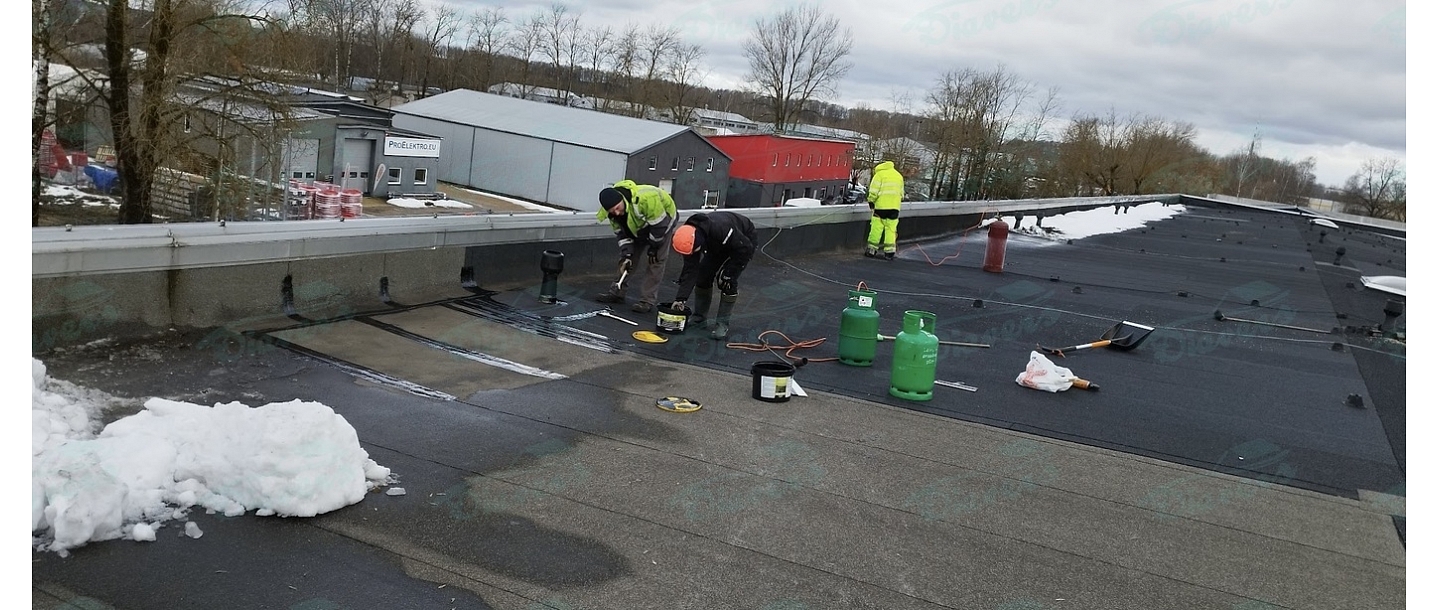 Roof repair in winter