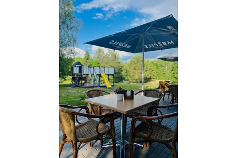 Treat - M, Ltd. cafe