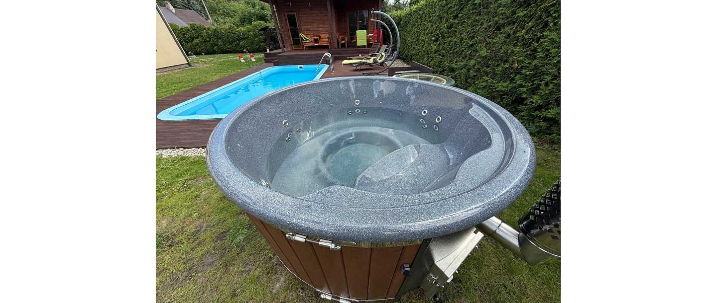 Джакузи со встроенной духовкой и гранитной столешницей, произведено в Латвии