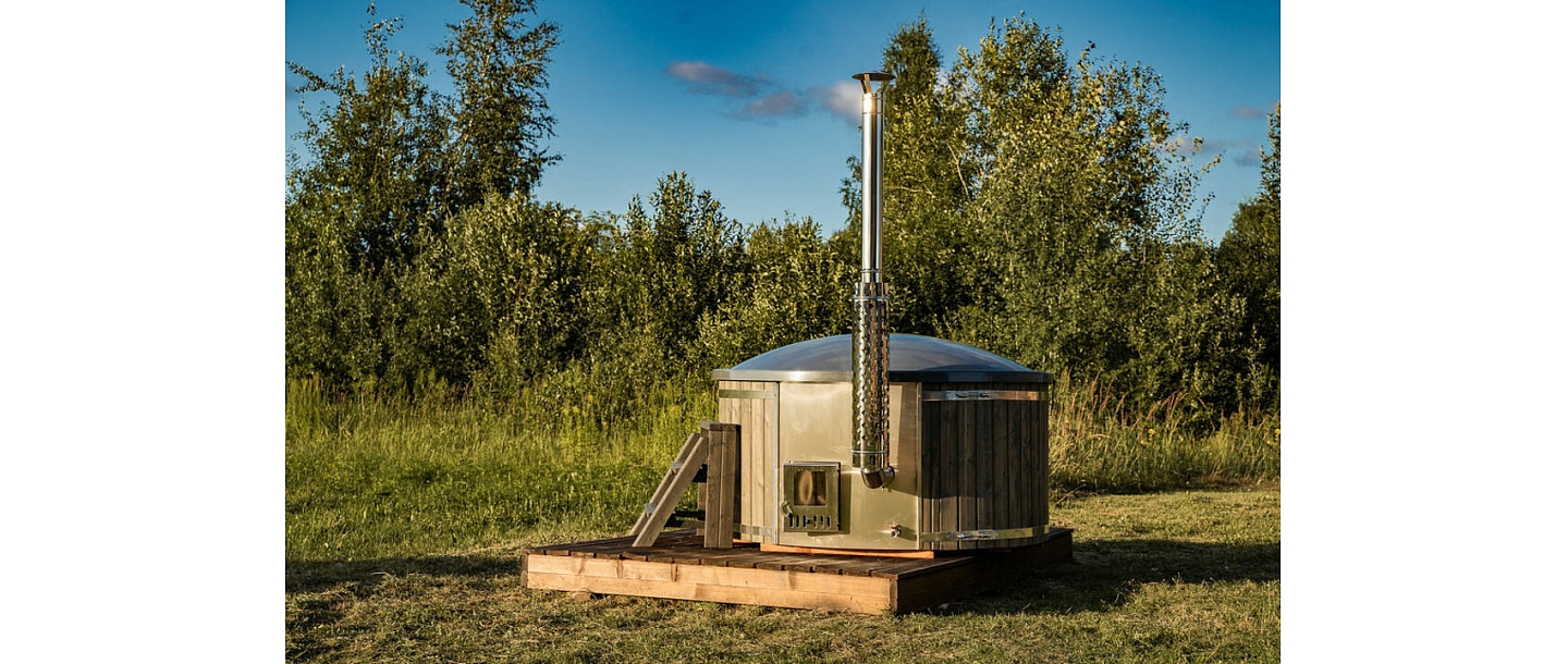 Hot tub with integrated oven