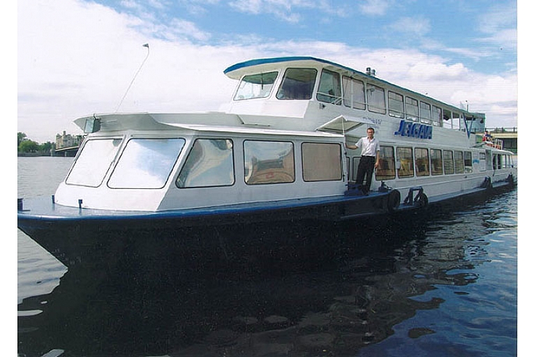 Daugava Riga river cruiz cruise boat