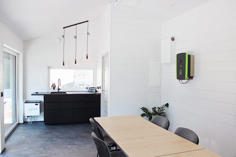 Modern work environment with functional desks and chairs