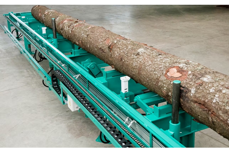 Industrial woodworking line for efficient production