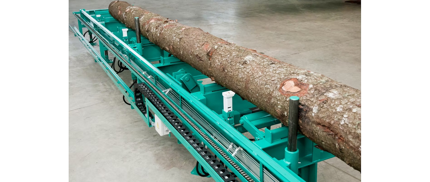 Industrial woodworking line for efficient production