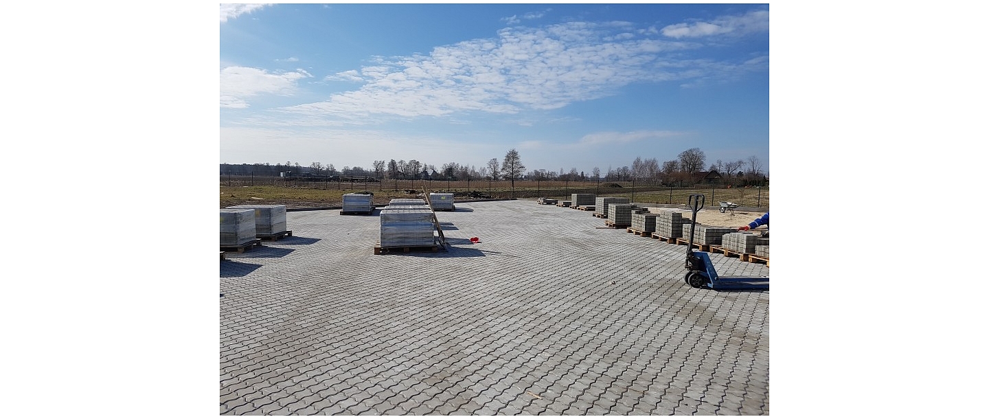 Square paving