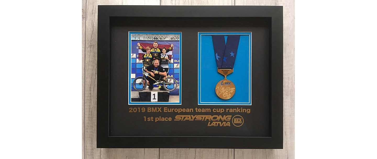 Framing, award frame