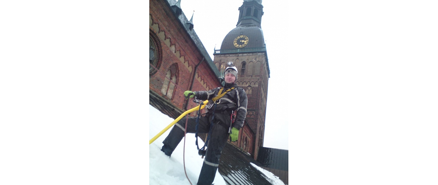 Snow and ice removal from roofs and cornices