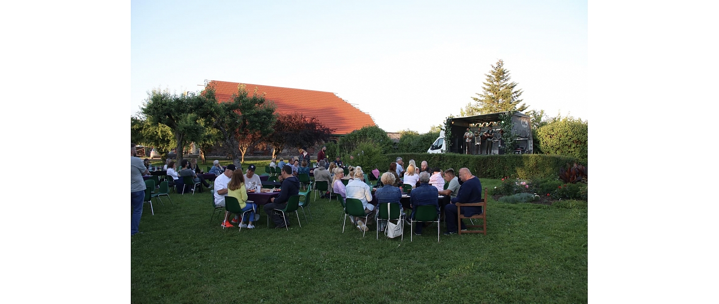 Outdoor picnic event