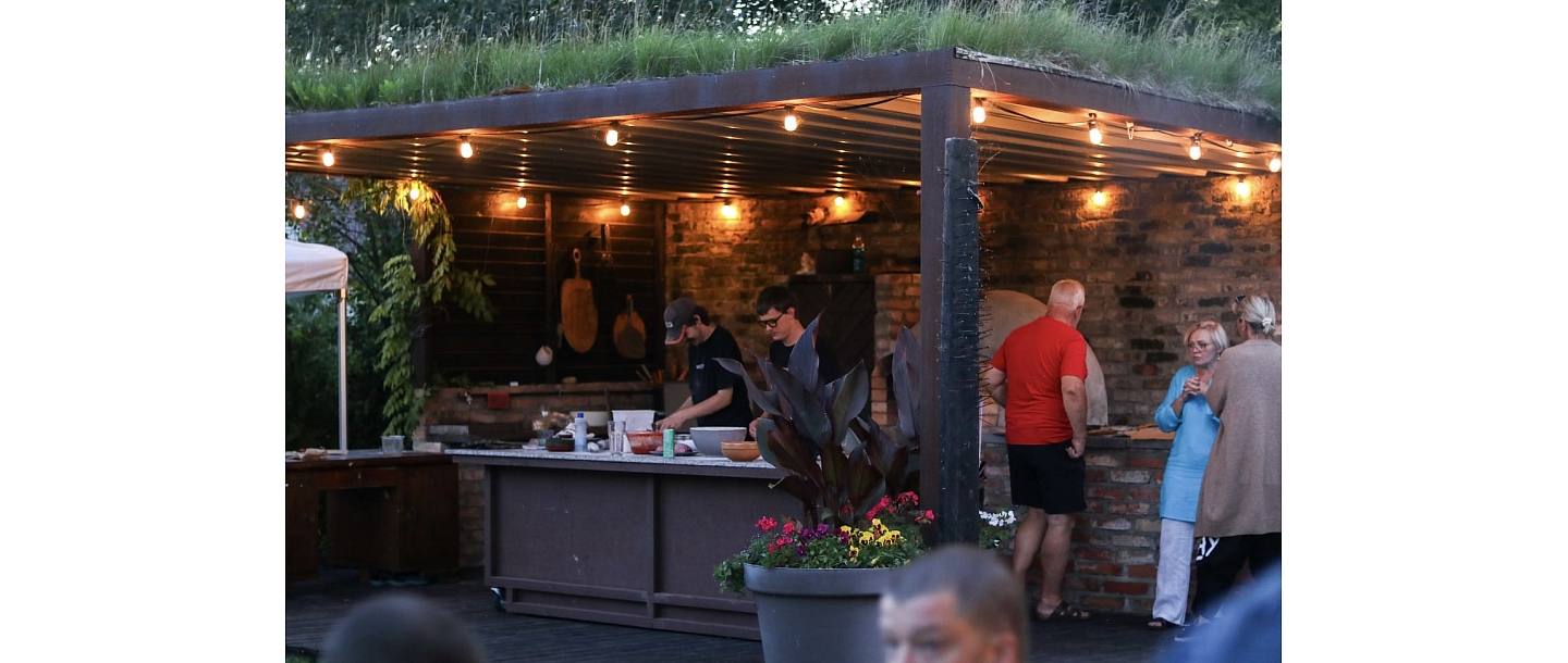 Outdoor kitchen atmosphere