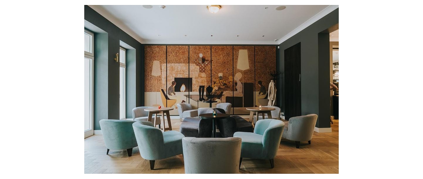 Furniture for hotels and restaurants