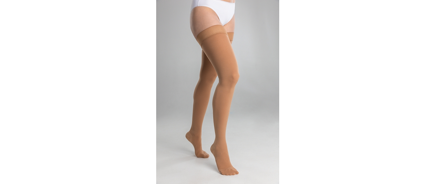 Medical compression stockings with silicone lace and toe section