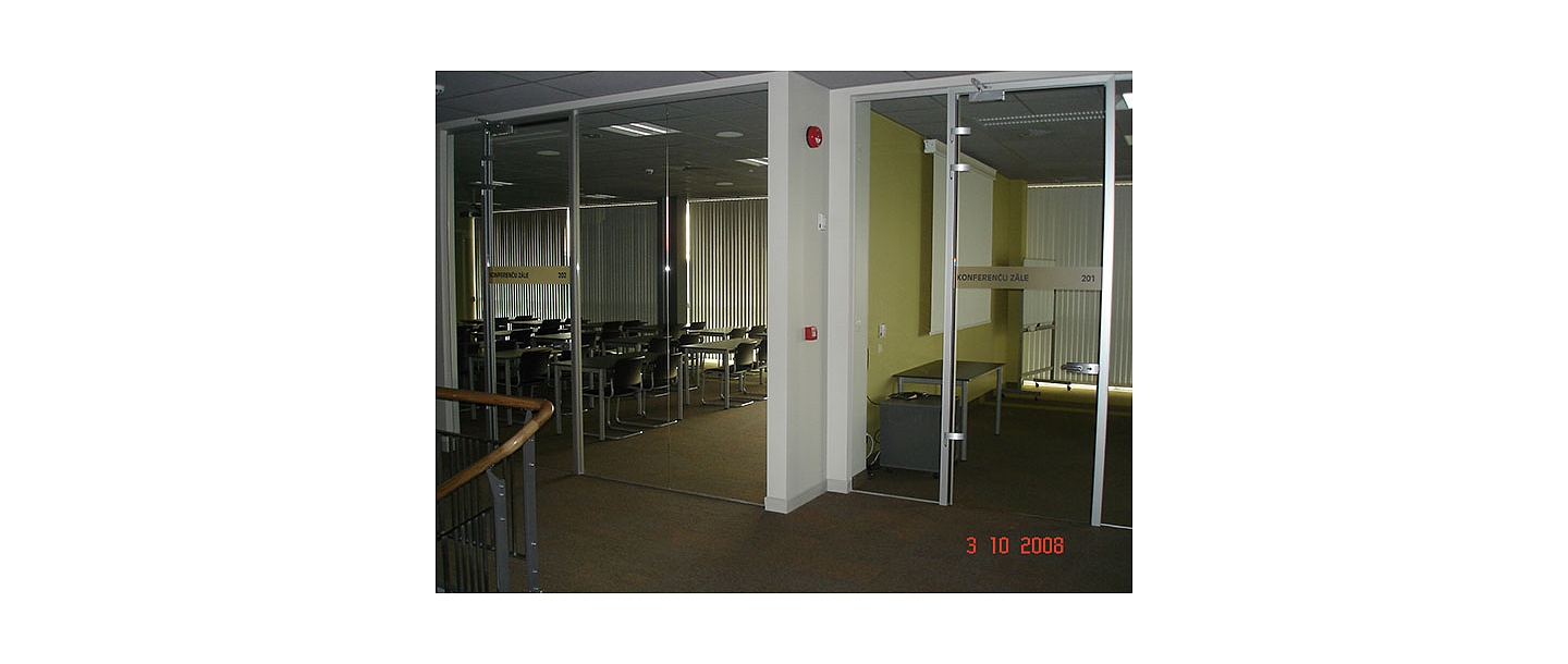 Glass partitions