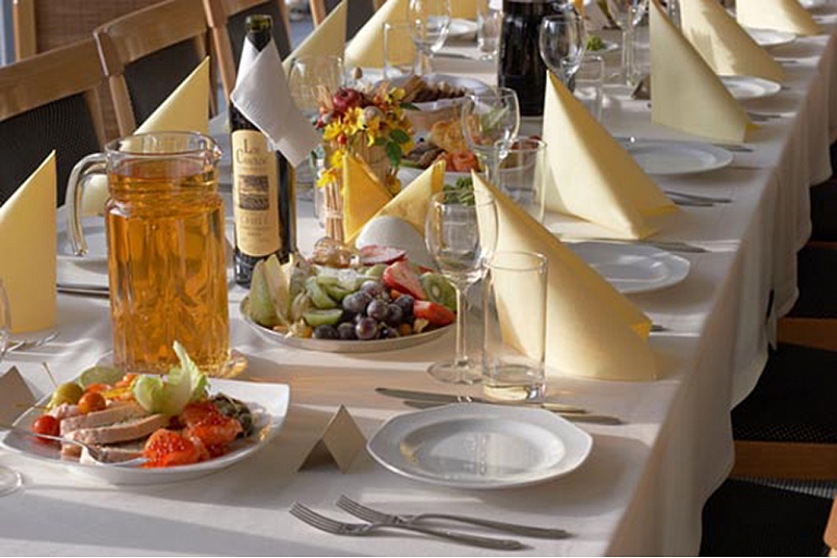 Banquets, funeral feast in Riga