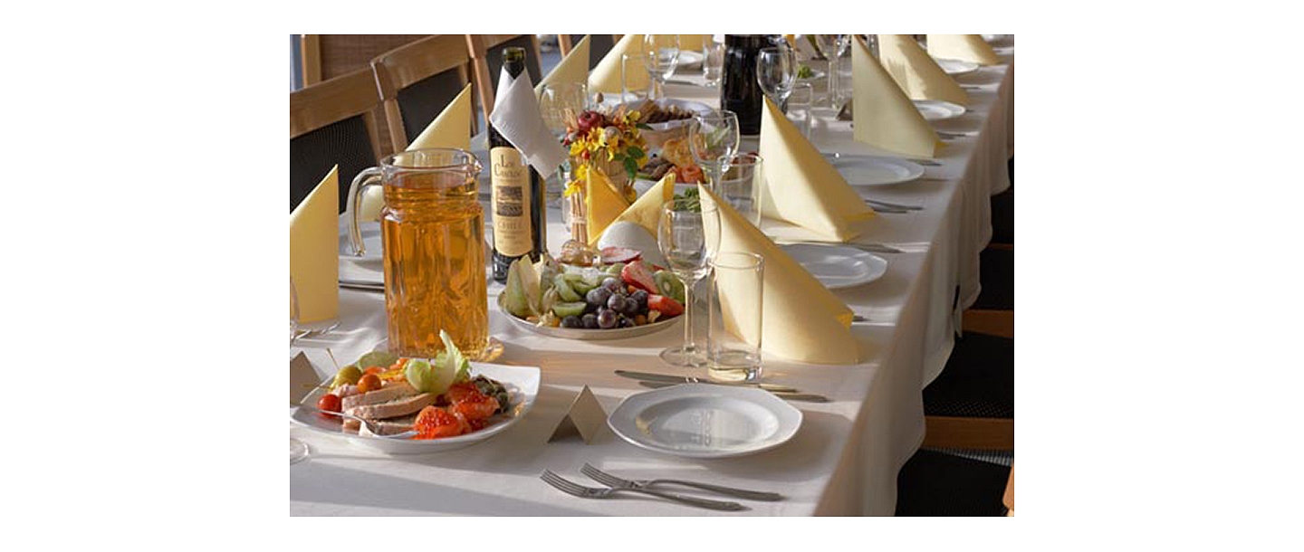 Banquets, funeral feast in Riga