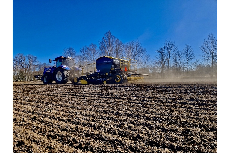 Tractor equipment
