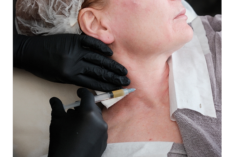Targeted aesthetic procedure for the neck area, which helps improve skin texture, tone and general appearance. An individual approach to each patient guarantees a harmonious and balanced result.