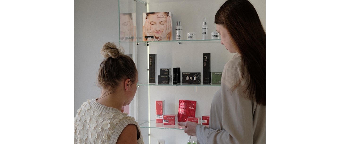 Специалист NoFrēte посоветует наиболее подходящие средства по уходу за кожей, помощь в выборе решений, тот, который лучше всего подходит вашему типу кожи и потребностям.