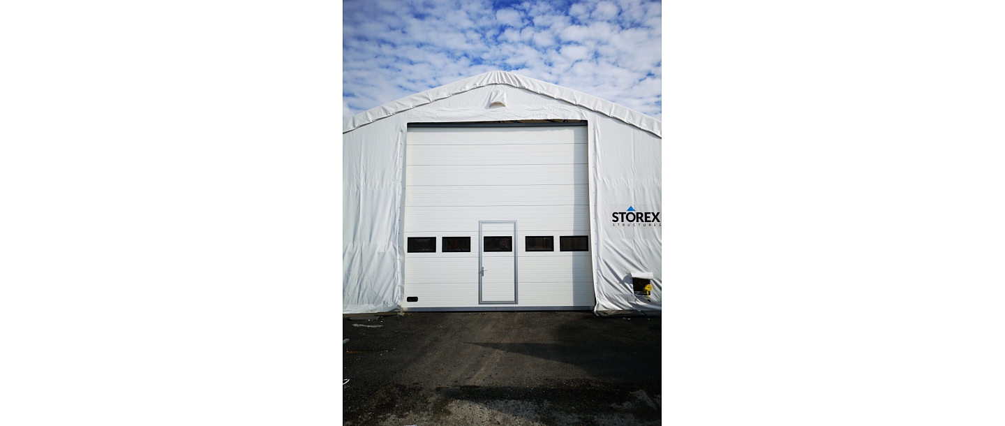 Lifting gates for warehouses