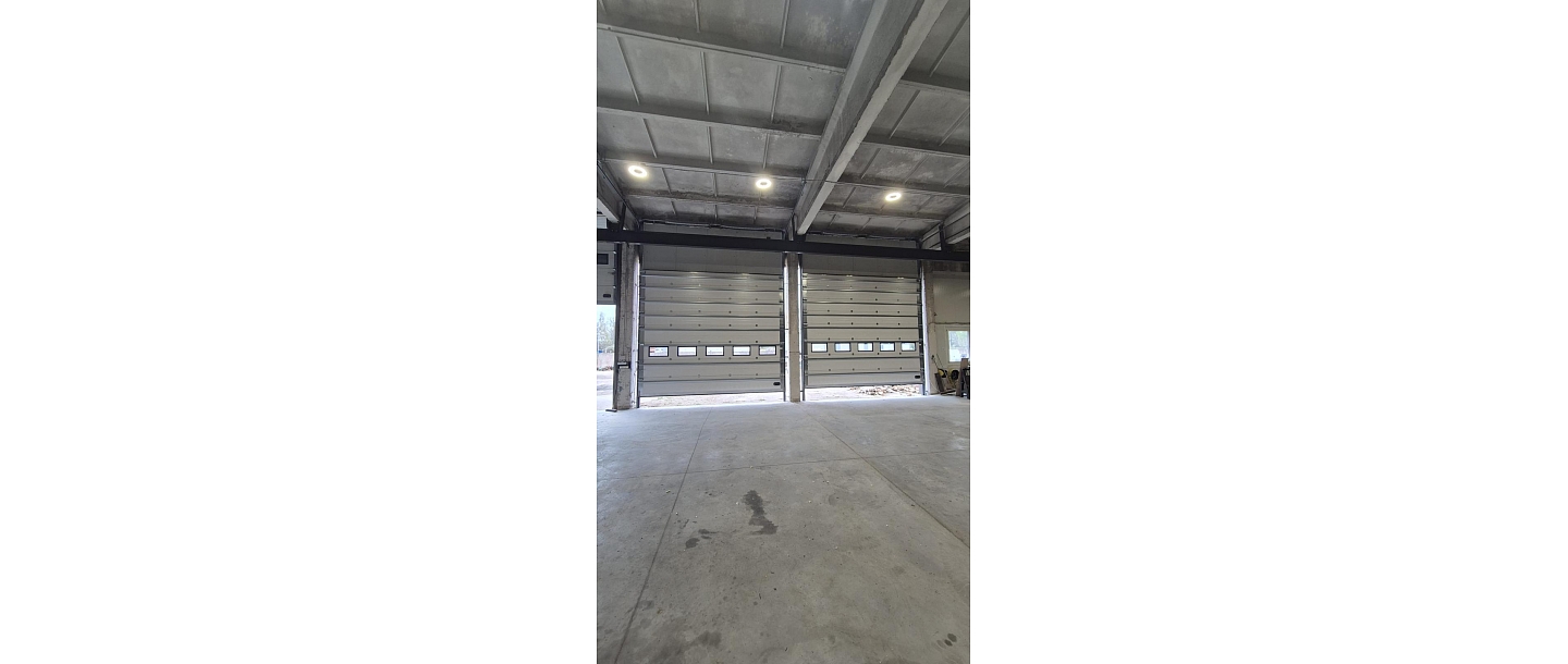 Lifting gate installation