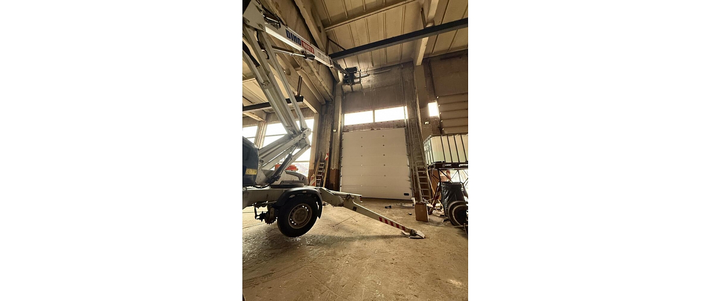 Maintenance and repair of rolling gates