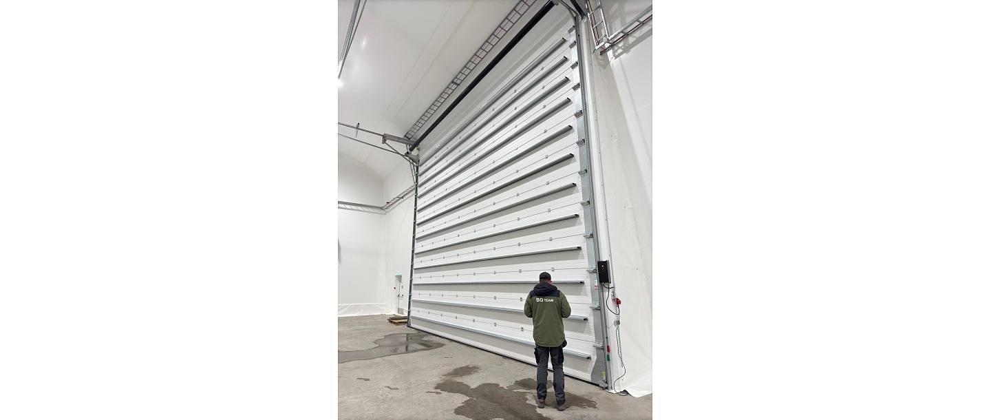Installation of lifting gates