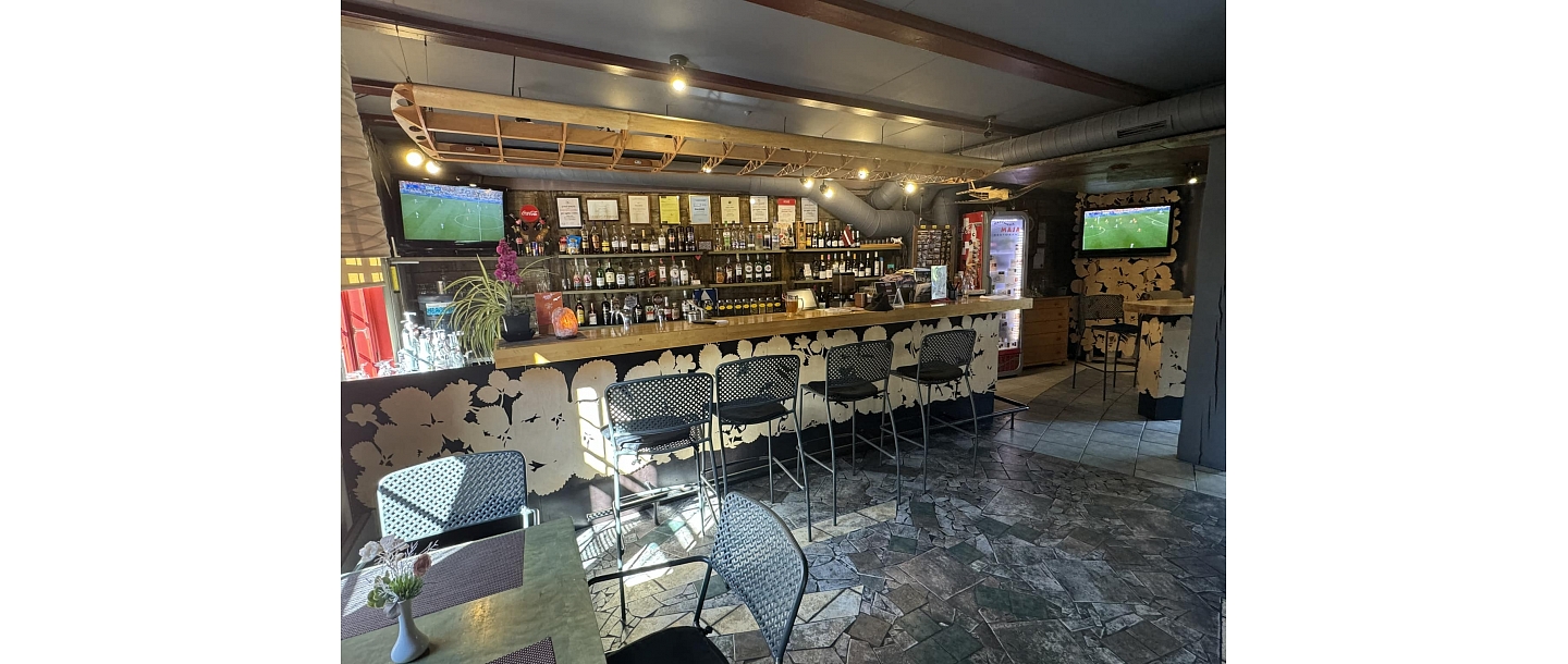 Pastnieka māja, restaurant 