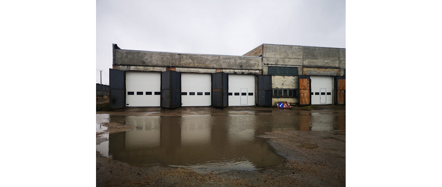 Replacement of overhead gates