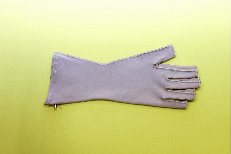 Compression glove