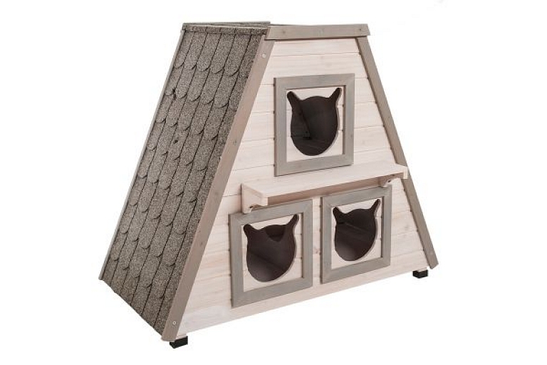 Outdoor cat houses made of wood