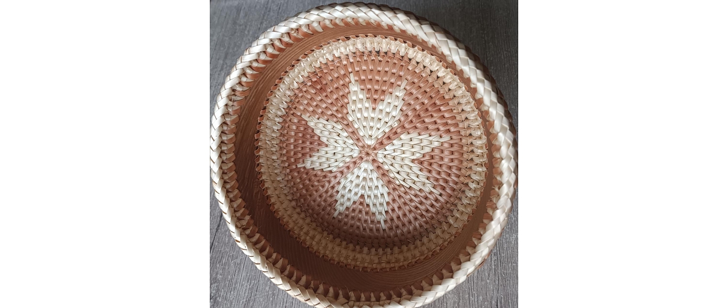 Плетеная корзина