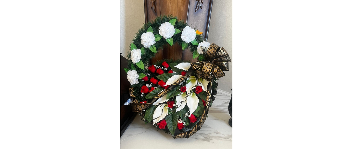 Траурные букеты и венки