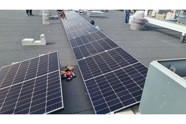 Flat roof solar panel systems